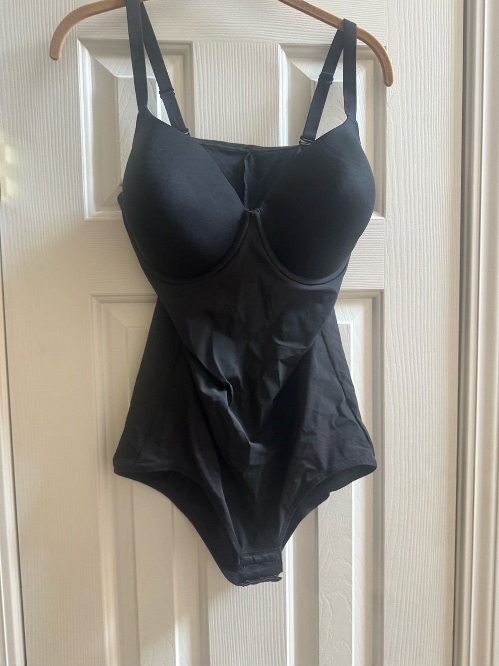 Maidenform Black Women's Shapewear Bodysuit with Built-In Bra XL